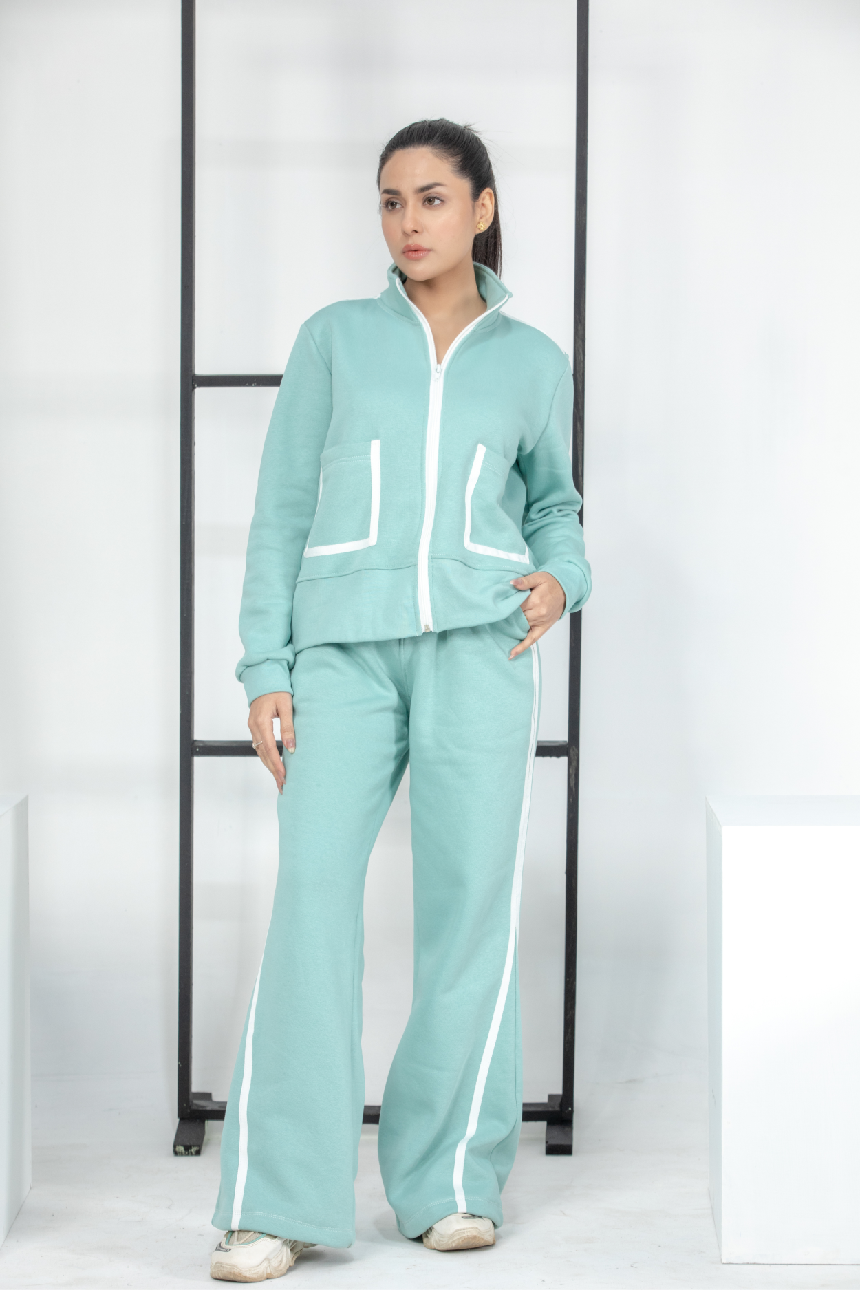 Women's Contrast Piping Pocket Zipper Drawstring Track Suit